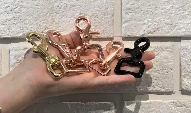 metal dog clip