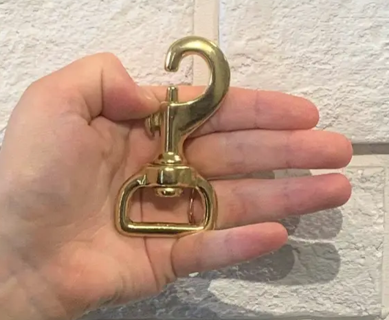 metal dog clip